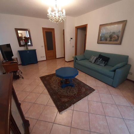 Casa Della Nonna 2 Apartment Гарняно Екстериор снимка